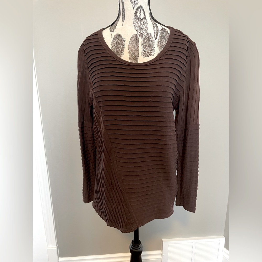 C h a l e t Brown Ripple Top